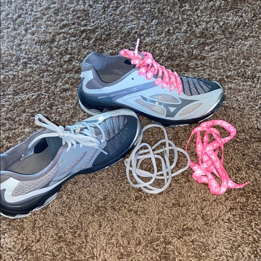 VOLLEYBALL SHOES